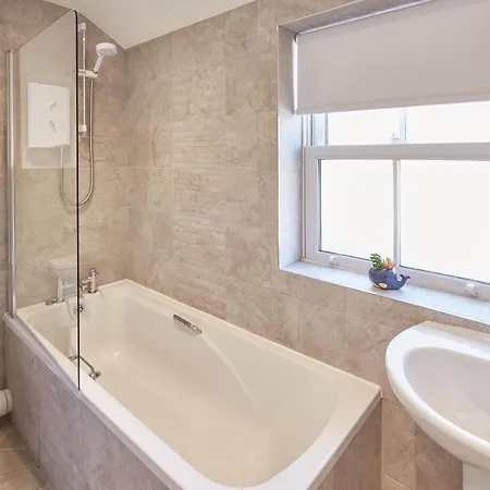 Host & - The At Bagdale Hall 度假居 *